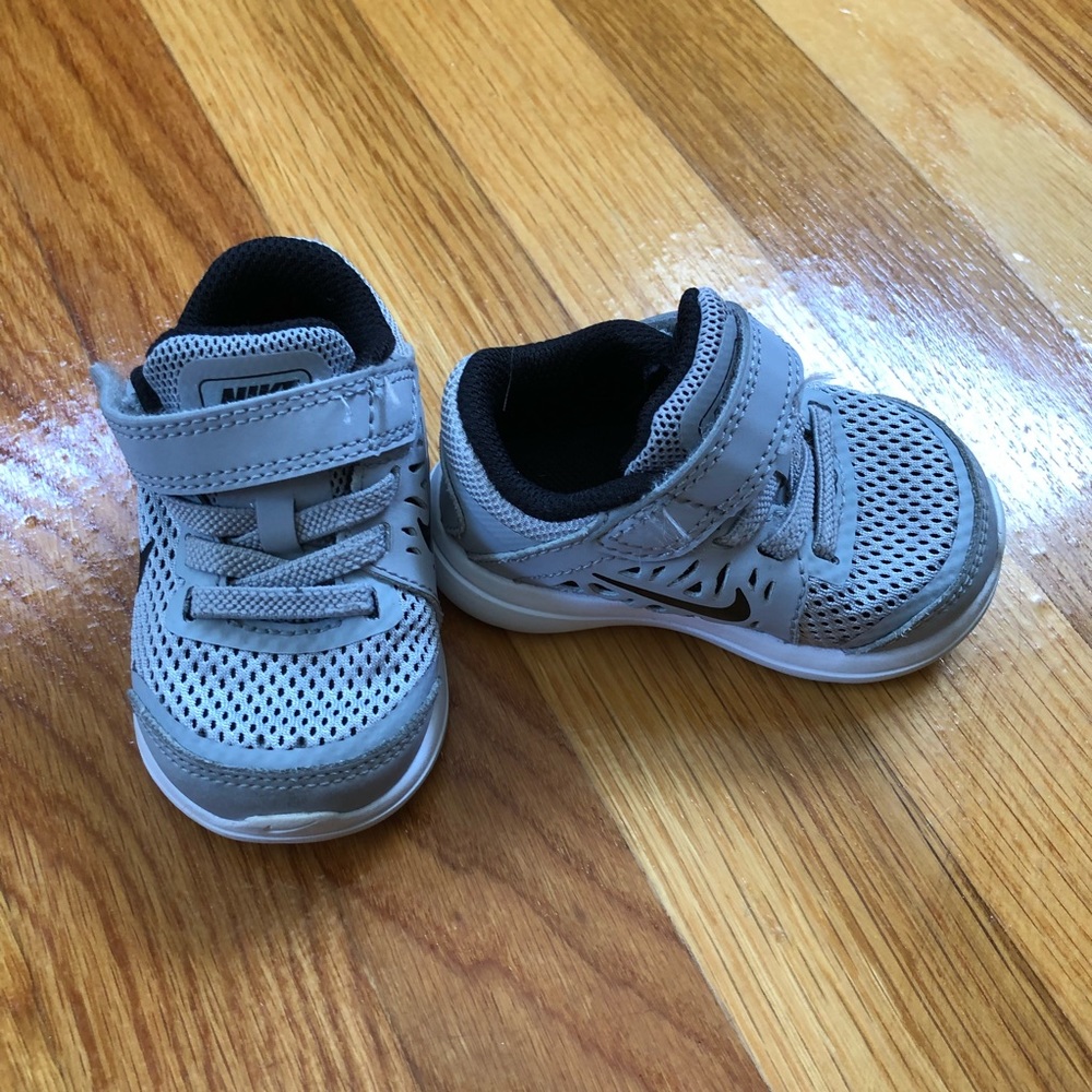 Nike boys sneaker
